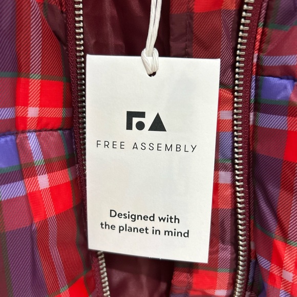 Free Assembly Short Puffer Jacket Red Plaid Full Zip Winter Women’s Size XXL - Picture 6 of 9